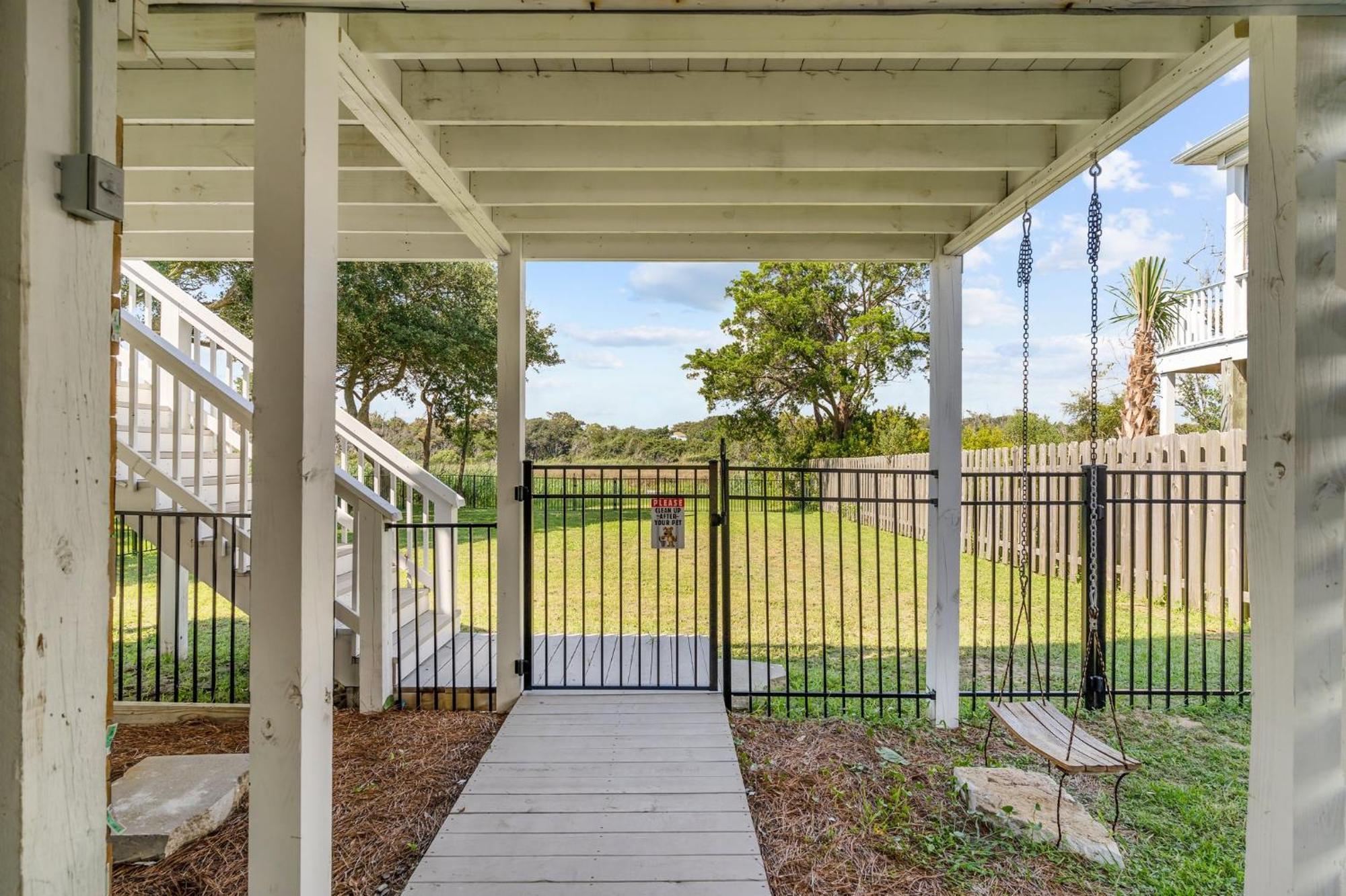 Pet Friendly Home - On The Marsh - Short Walk To Beach Oak Island Exterior foto