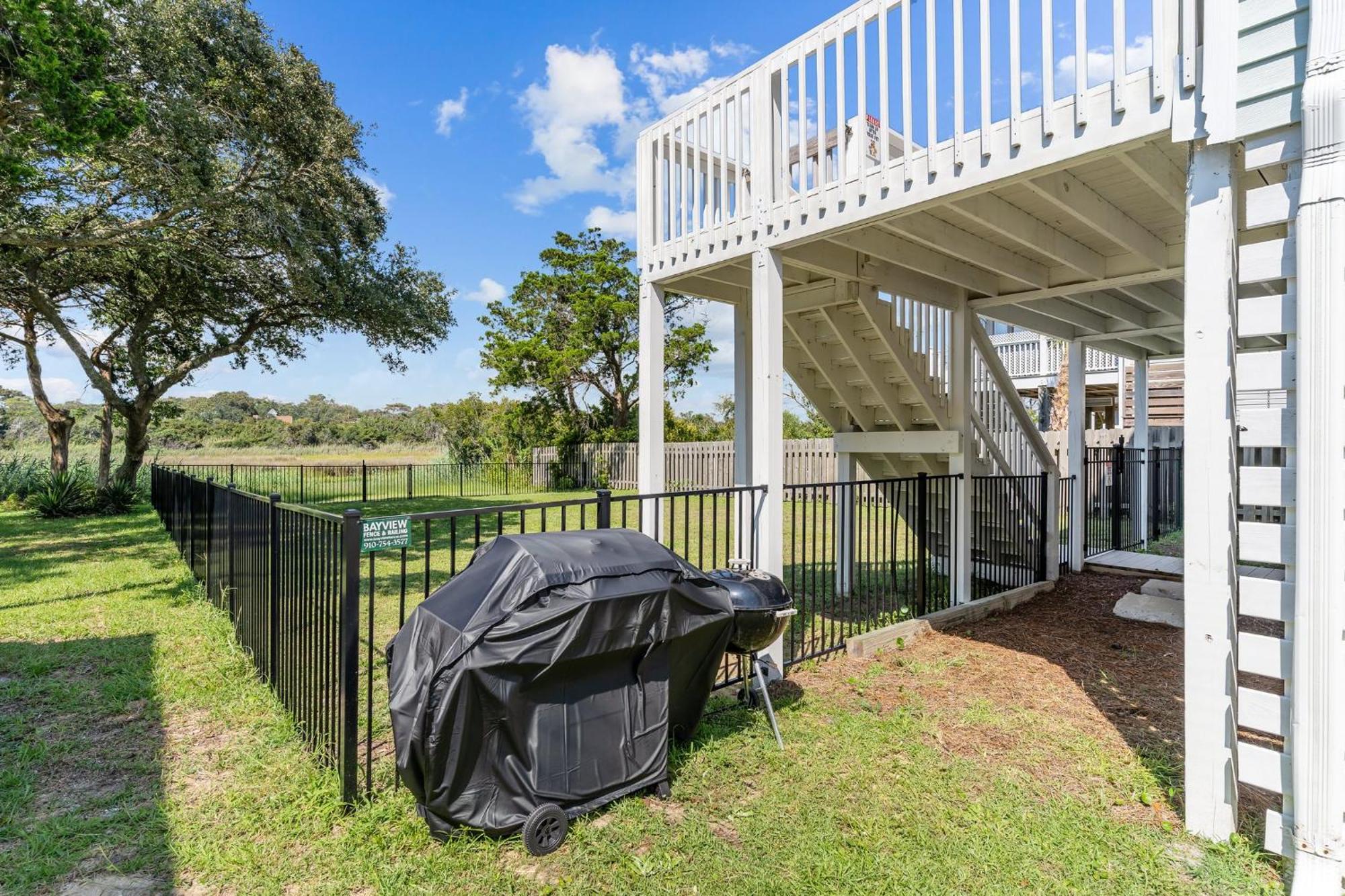 Pet Friendly Home - On The Marsh - Short Walk To Beach Oak Island Exterior foto