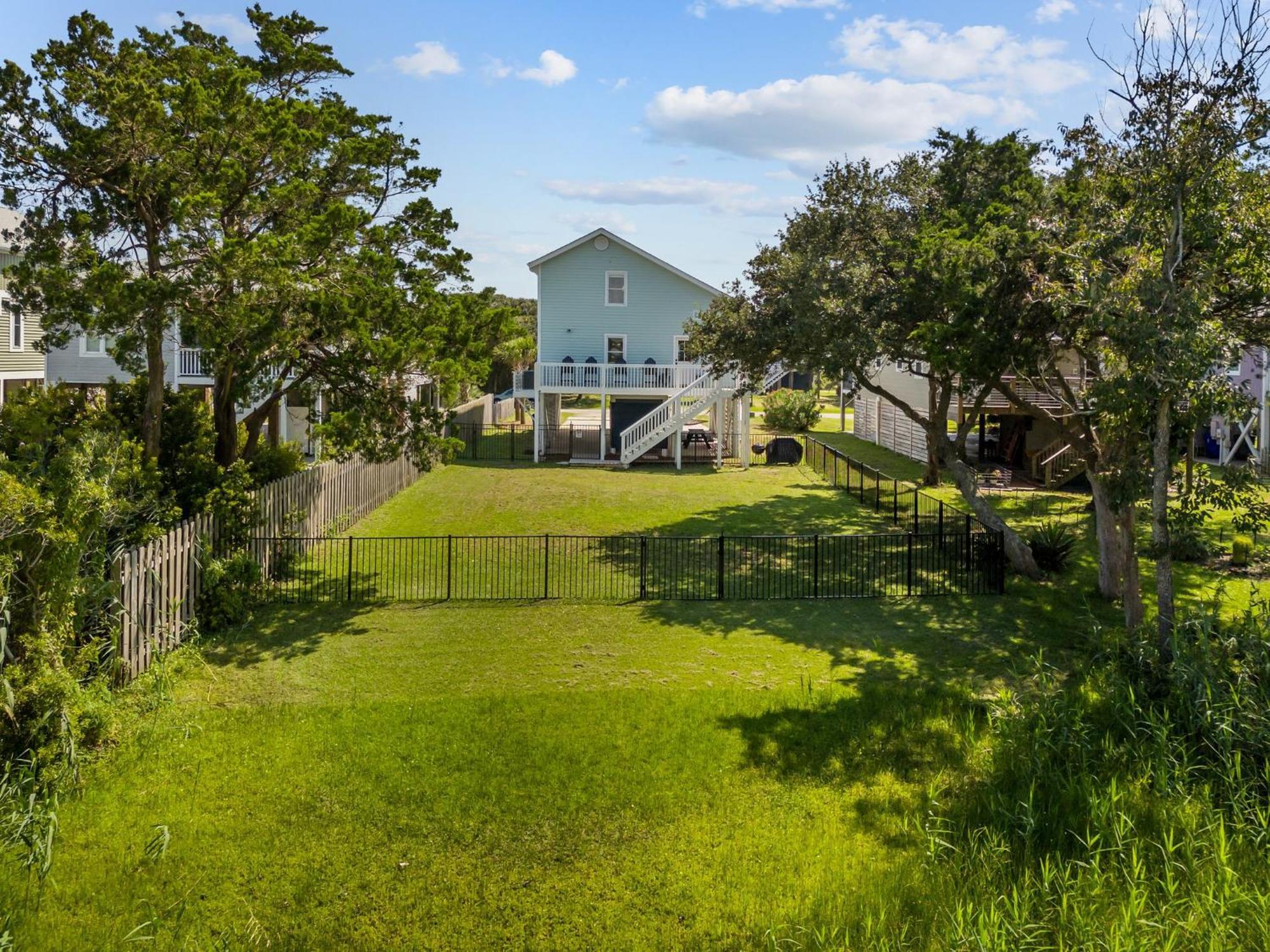 Pet Friendly Home - On The Marsh - Short Walk To Beach Oak Island Exterior foto