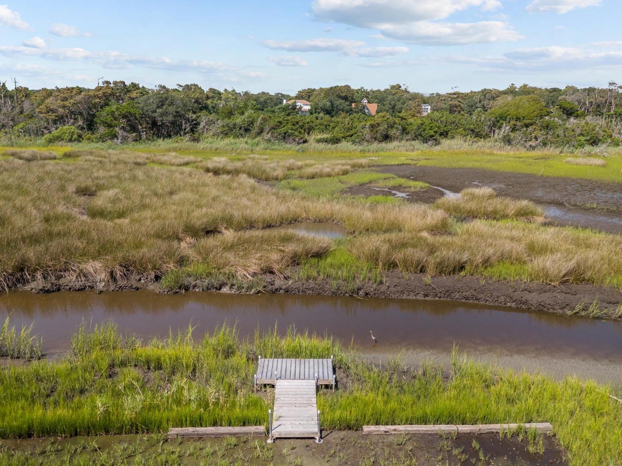 Pet Friendly Home - On The Marsh - Short Walk To Beach Oak Island Exterior foto