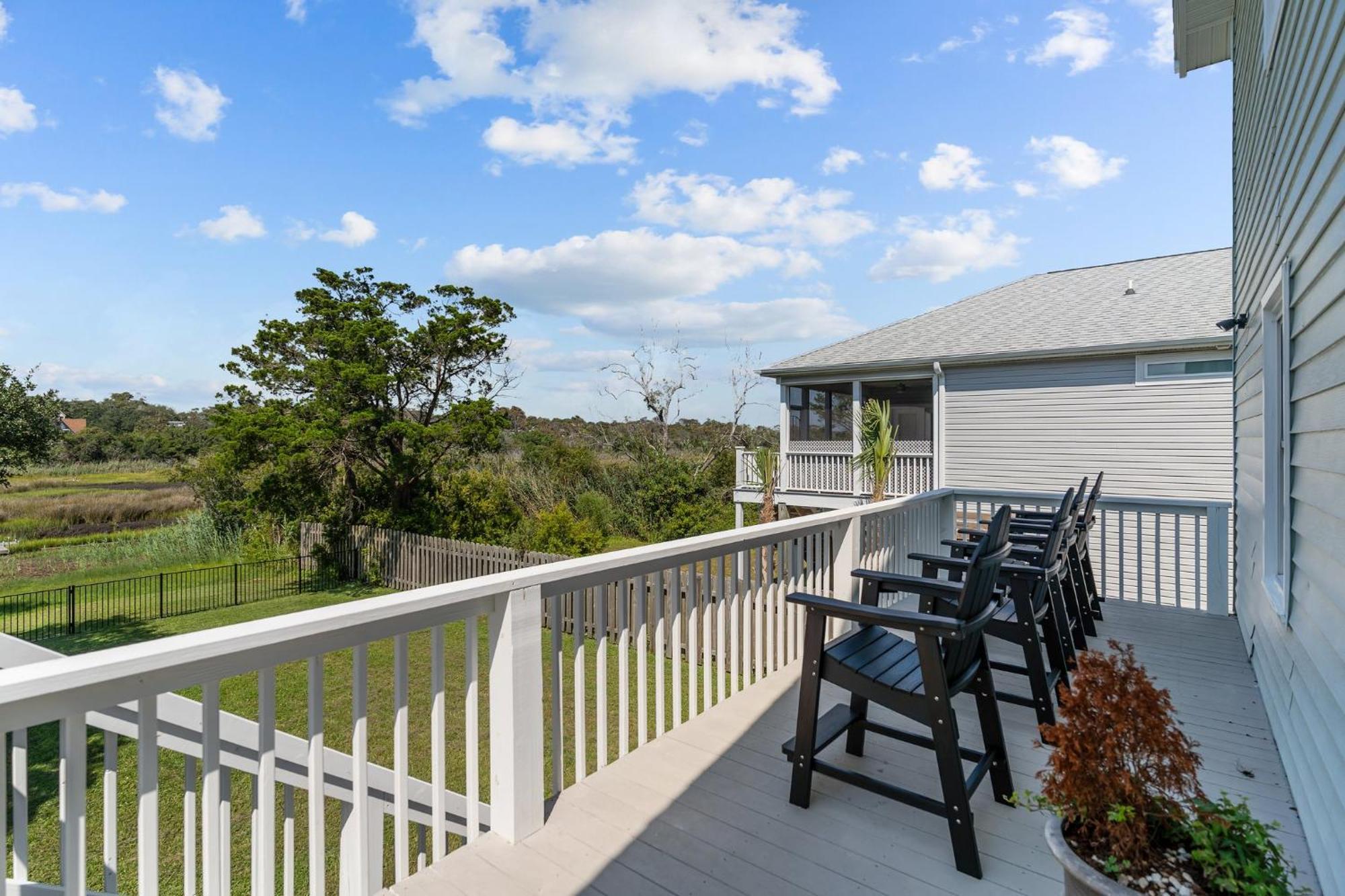 Pet Friendly Home - On The Marsh - Short Walk To Beach Oak Island Exterior foto