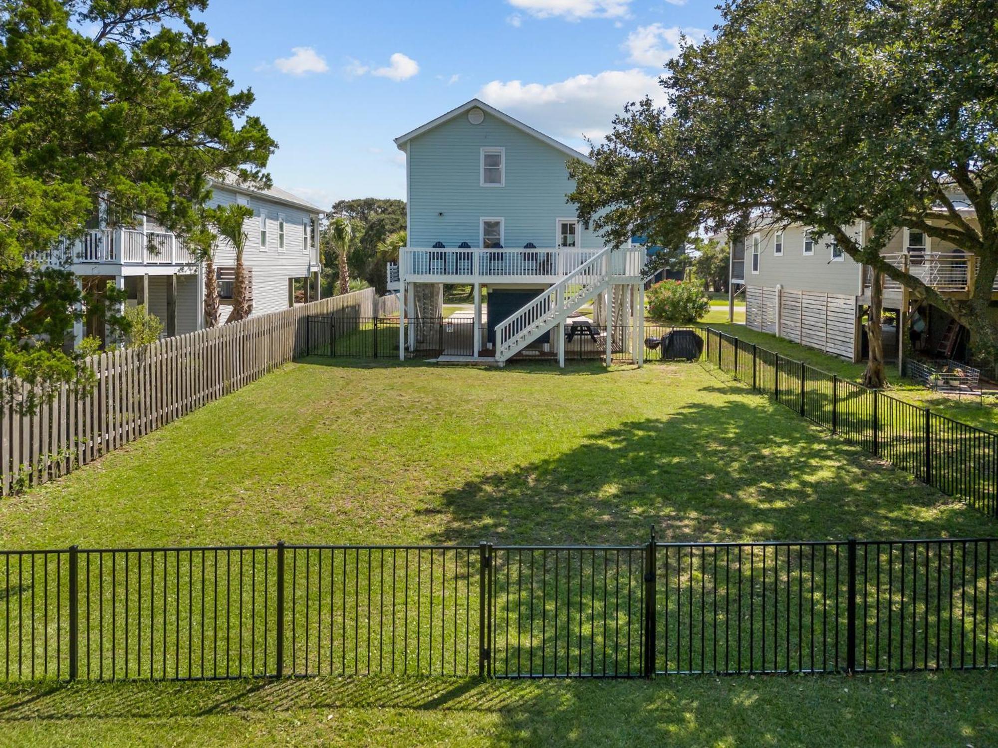 Pet Friendly Home - On The Marsh - Short Walk To Beach Oak Island Exterior foto